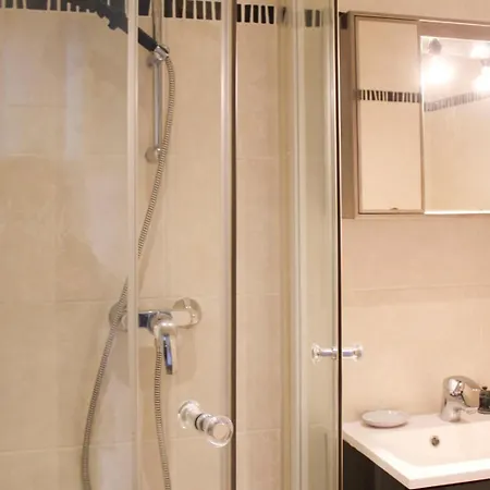 Charming 23 M With Balcony - Sacre Coeur Lejlighed *